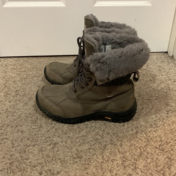 Ugg grey black Adriondack Vibram fold over fur winter boots sz 7.5 - Picture 3 of 8